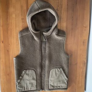 No-brand furry green vest hoodie